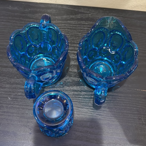 Vintage L.E.Smith Moon and Stars Blue Glass Creamer and Sugar Set - Picture 2 of 3